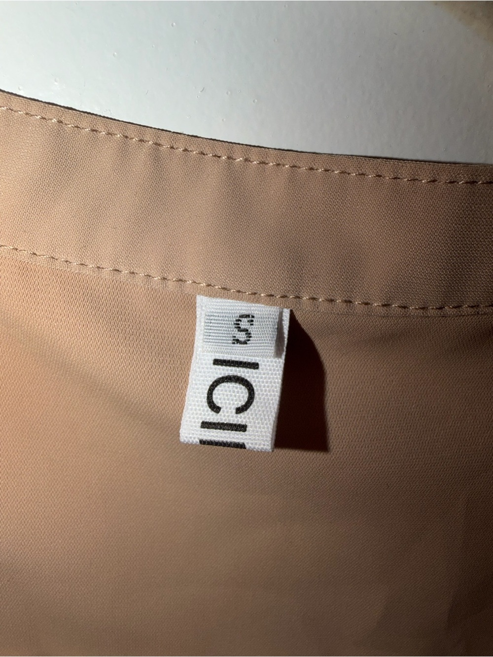Cicibird brand Tie-Waist Beige Blouse with V-Neck ! - Picture 2 of 2